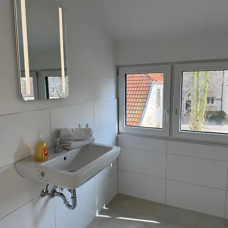 Modernes 1-zimmer-apartment Fuer Handwerker & Monteure